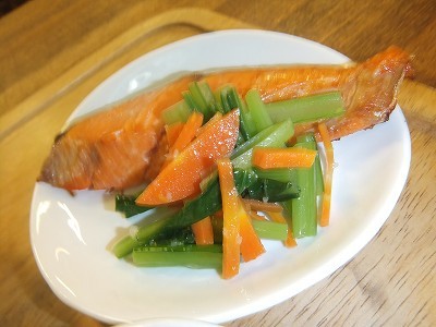 鮭と小松菜のナムル。