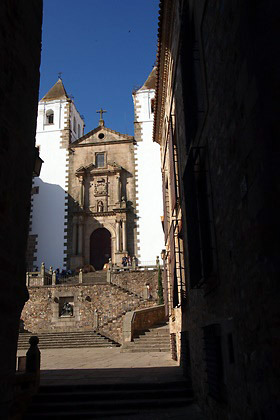 1516539145-caceres18.jpg