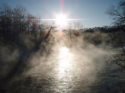 川霧と朝日
