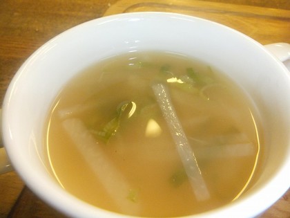 大根とネギの中華スープ。